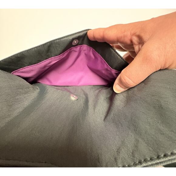 Baggallini Big Zipper Bag RFID Wristlet Black Purple Interior Travel Errands - Picture 6 of 9